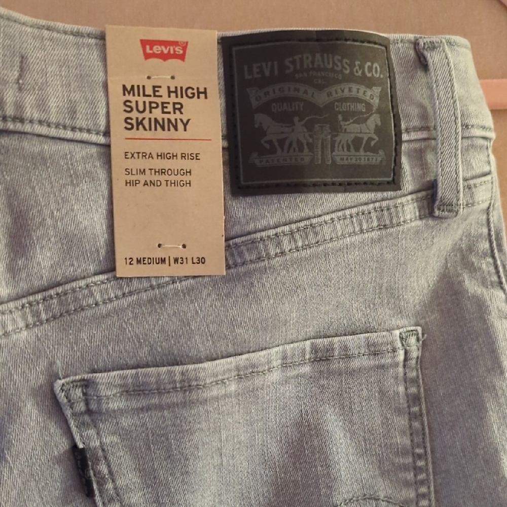 Levi's Women's Mile High Super Skinny Jeans - Light Gray NWT